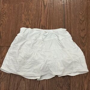 Lululemon Athletica White Skorts Lightweight Breathable
High rise; long